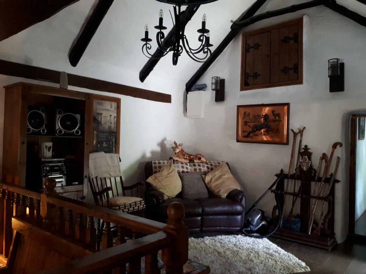 Clarisses Cottage Laragh Oda fotoğraf